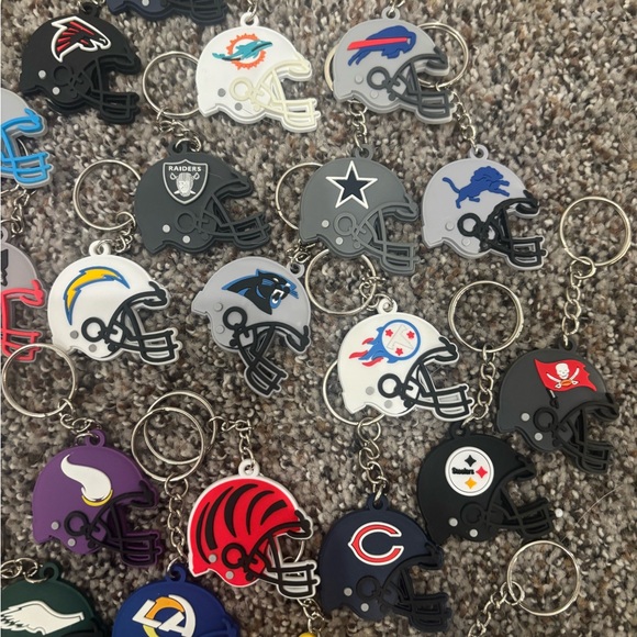 NFL Team Mini Helmet Keychains - Picture 3 of 5